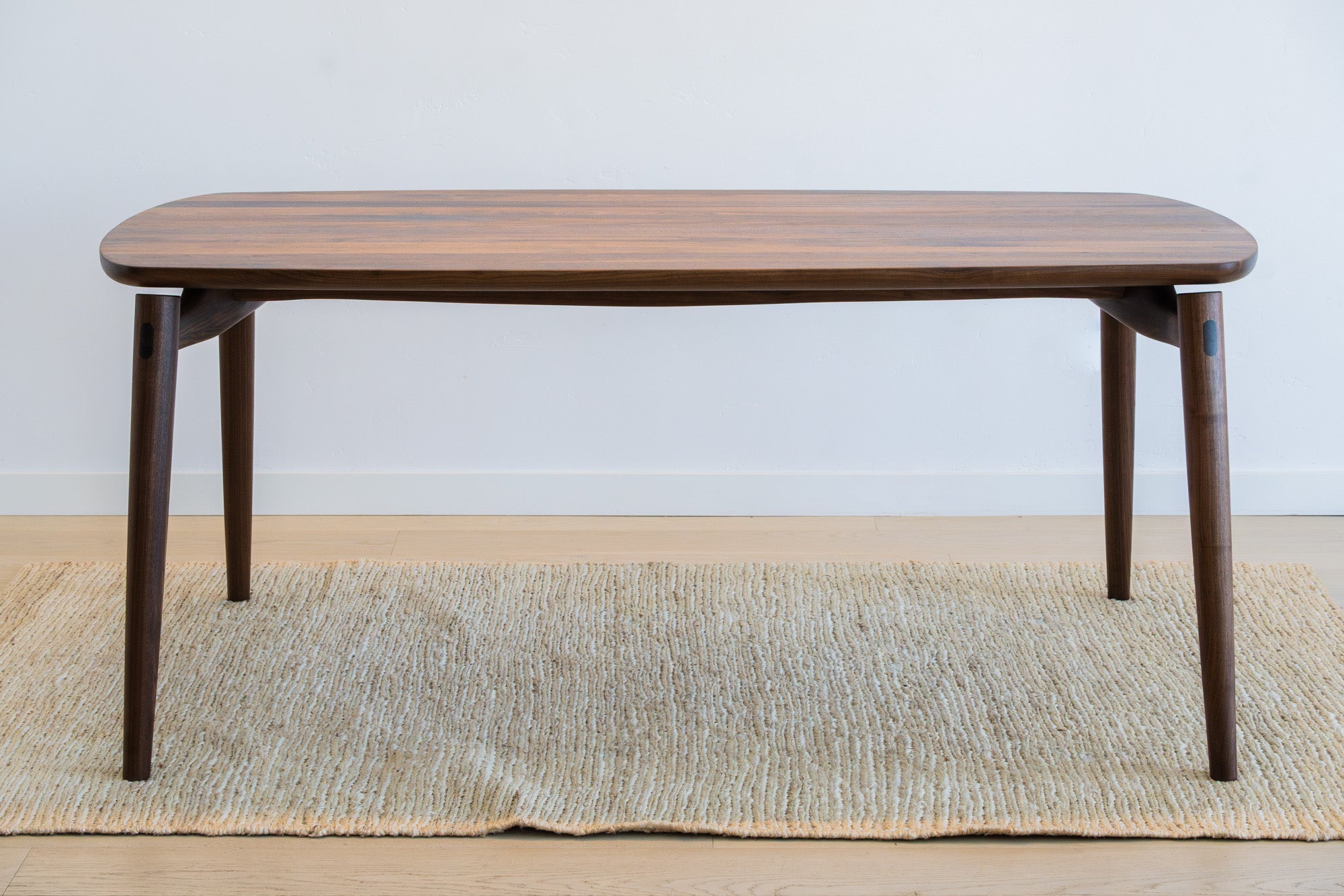 Fjoon Dining Table