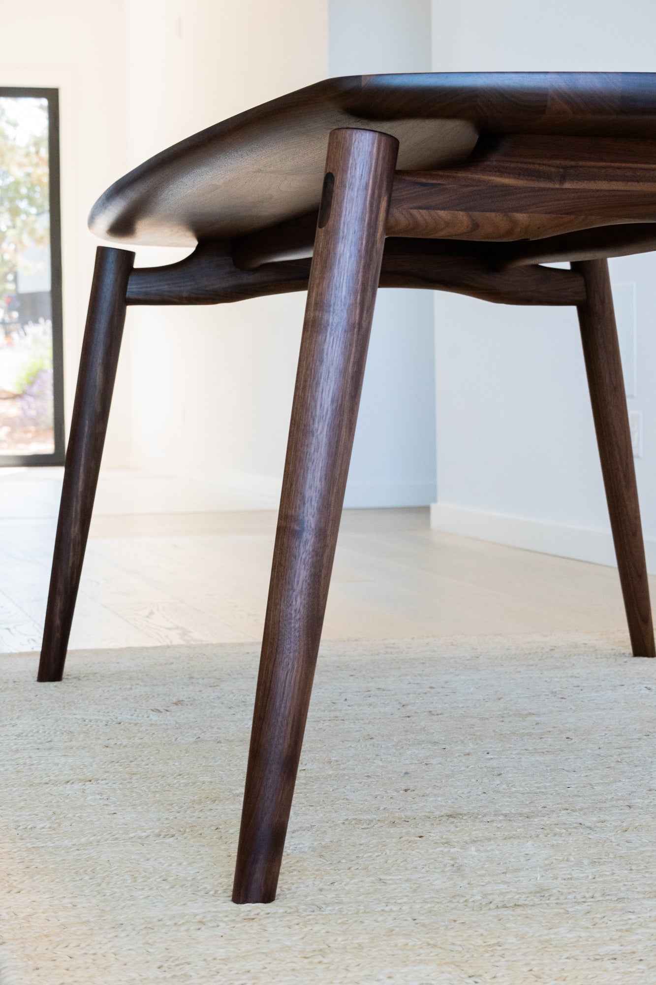 Fjoon Dining Table