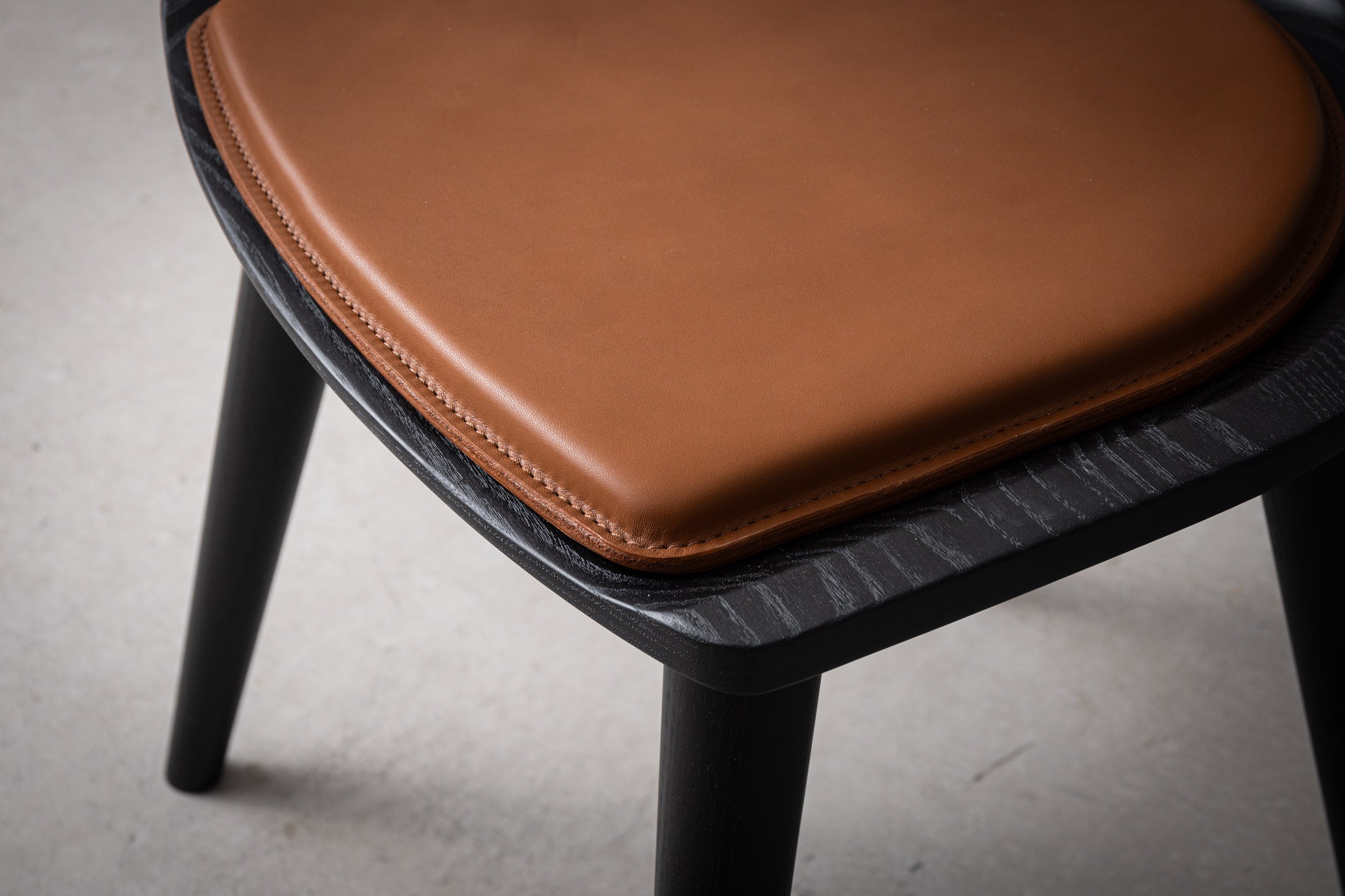 Oxbend Bench Seat Pad - Leather